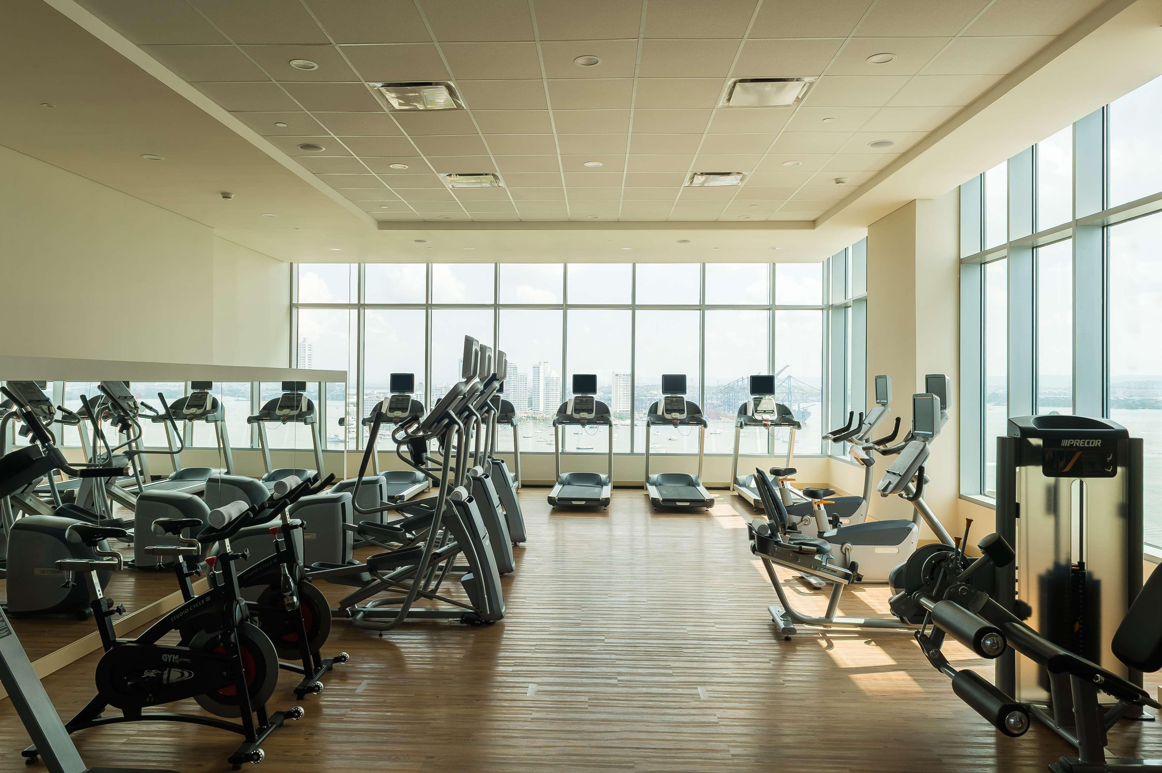 حياة ريجنسي كارتاجينا Cartagena المظهر الخارجي الصورة The gym at the 30th floor