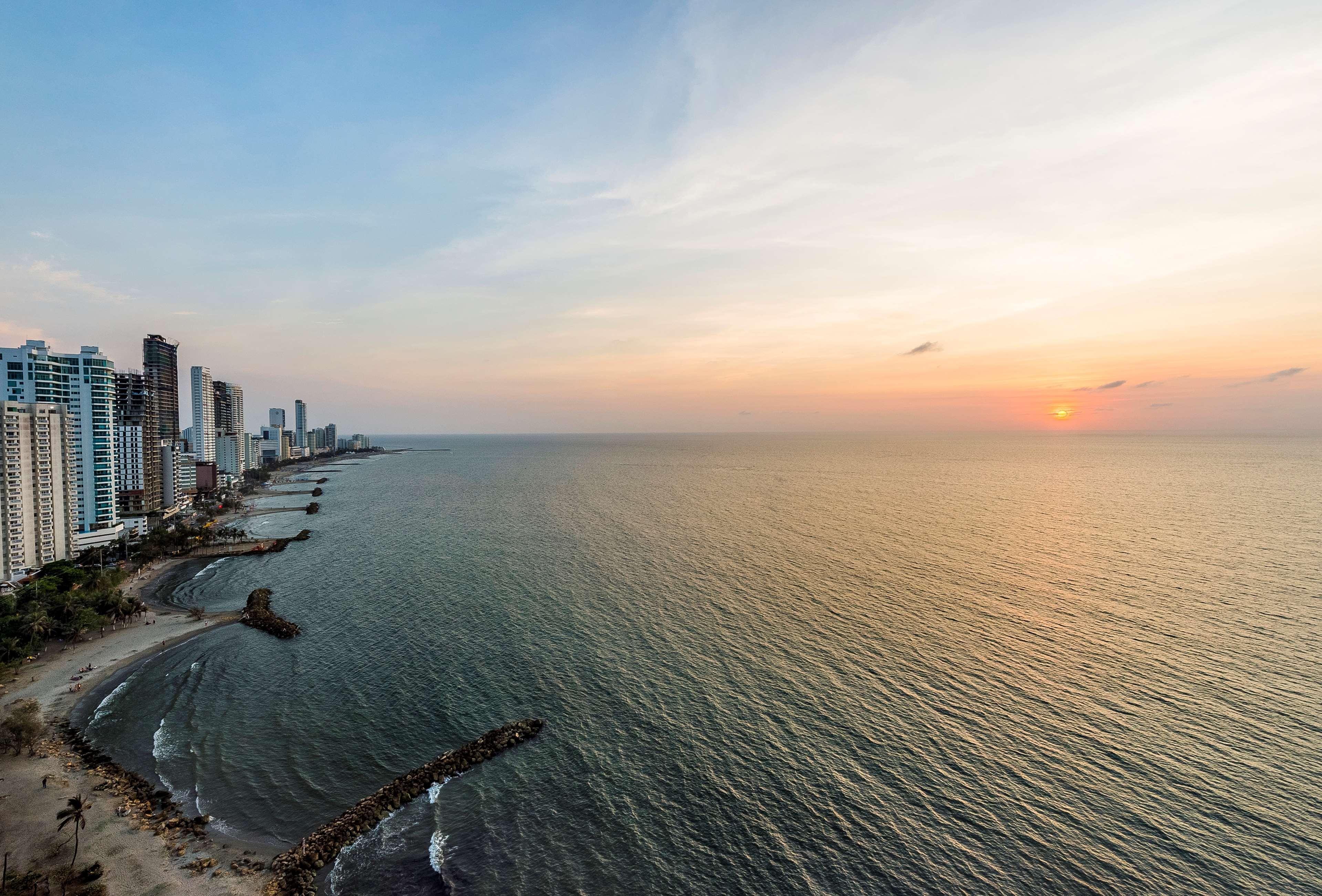 حياة ريجنسي كارتاجينا Cartagena المظهر الخارجي الصورة Sunset at Pattaya Beach